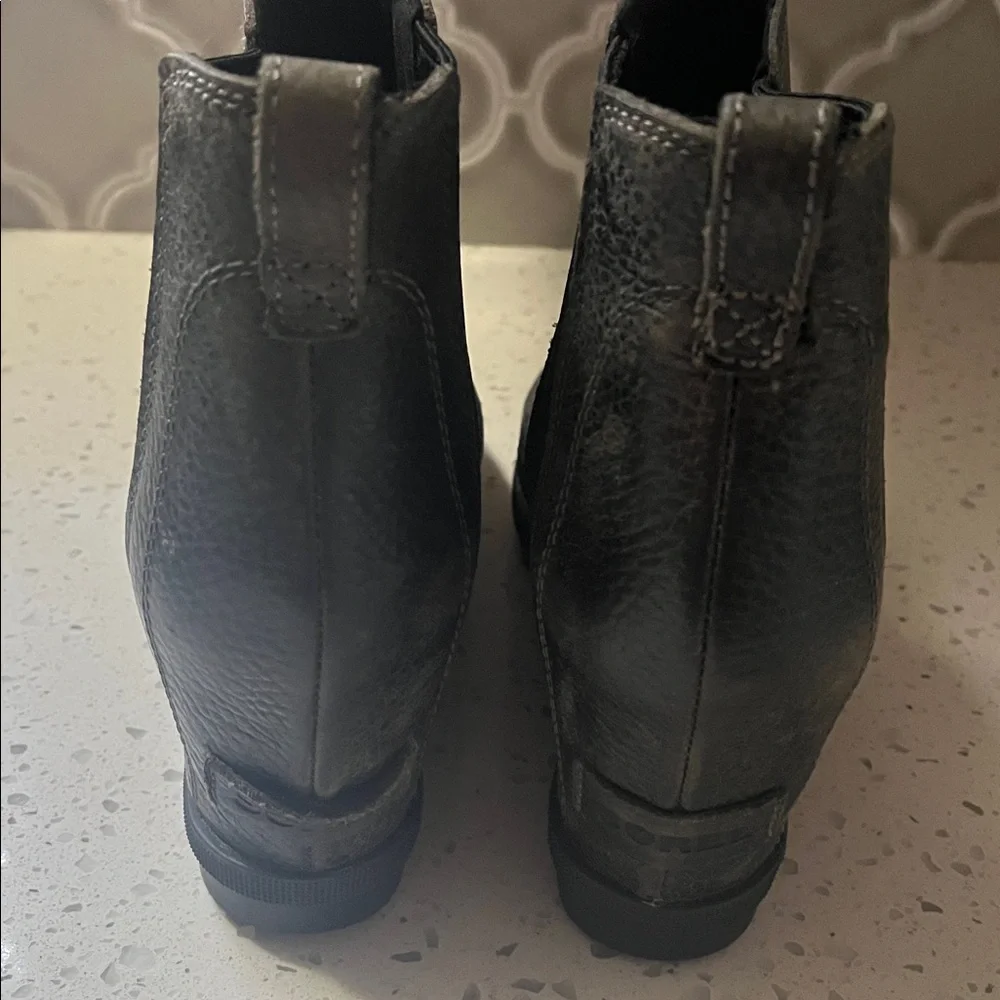 Sorel Black Textured Ankle Boots 8.5 wedge - Picture 2 of 7